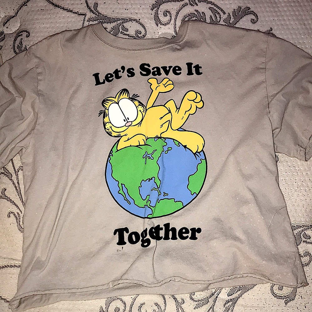 ‘Garfield’- Let’s Save The World Cropped T Shirt